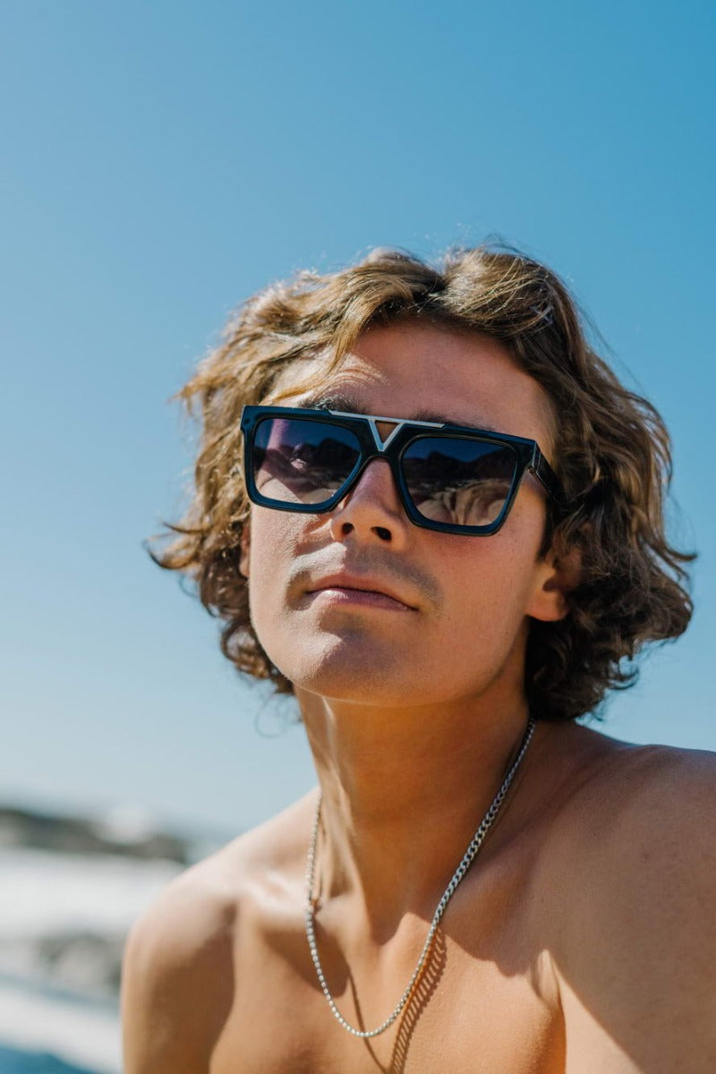 Bold Style Unisex Black Oversized Sunglasses