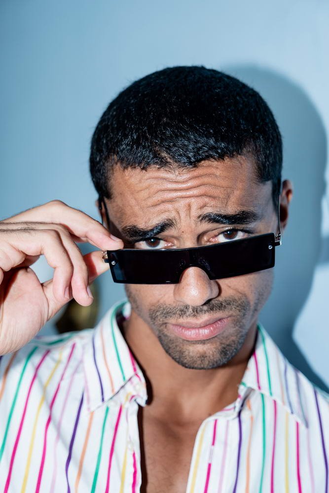 Stylish Black Rectangle Sunglasses with 100% UV Protection
Elevate your style with these sleek black rectangle sunglasses, perfect for everyday wear. Designed to blend modern aesthetics with functionality, these sunglasses provide complete UV400 protection, shielding your eyes from harmful sun rays.