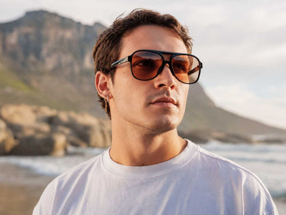 Gafas de sol retro tintadas en naranja