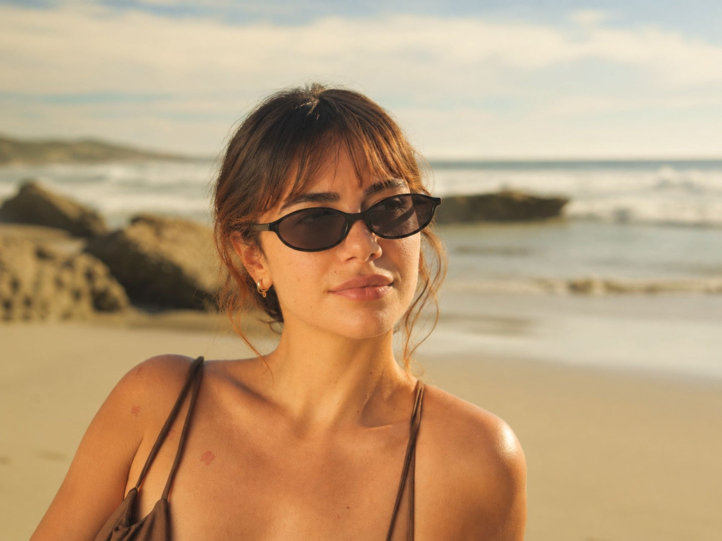 Trendy Sleek Oval Sunglasses