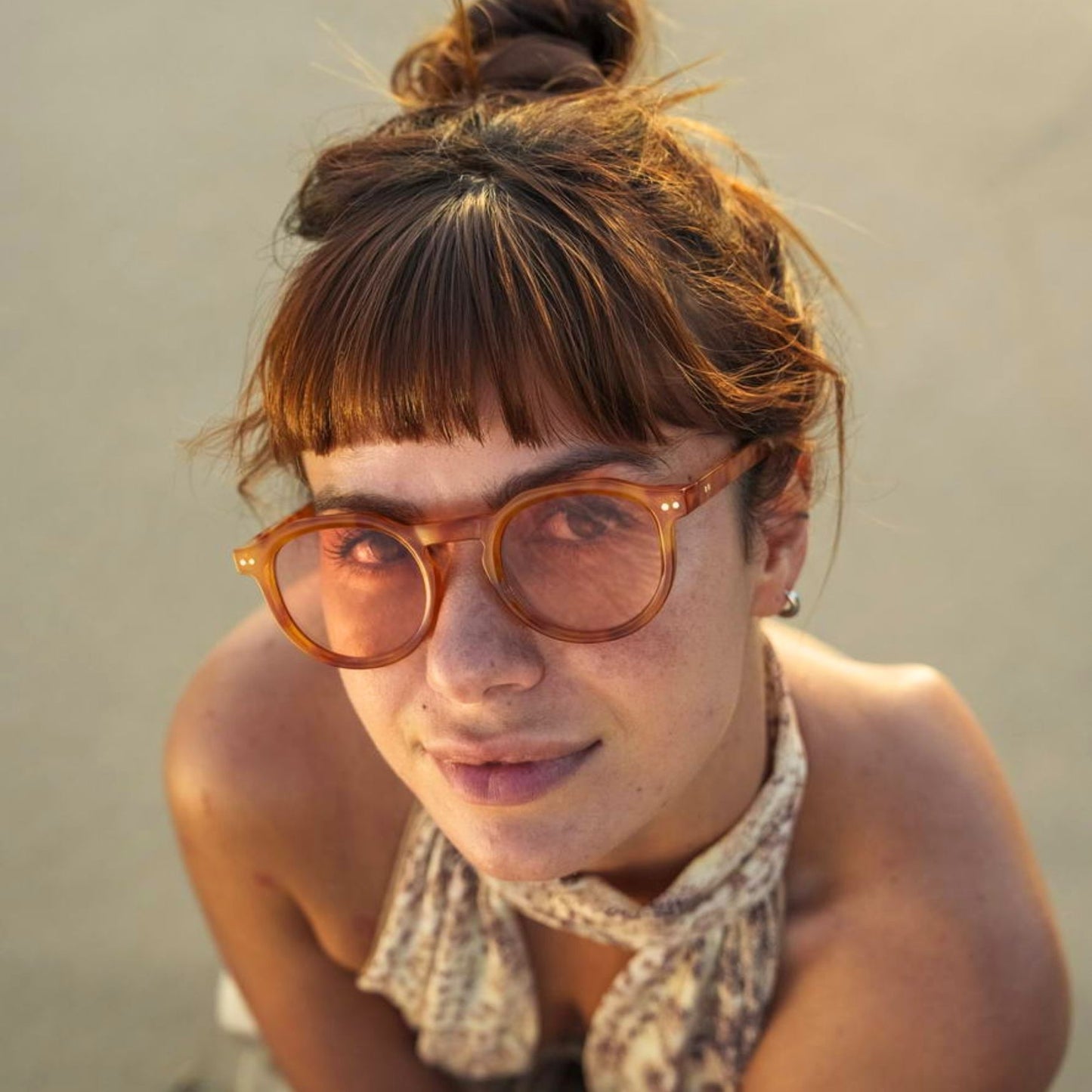 Getönte runde schmale Sonnenbrille