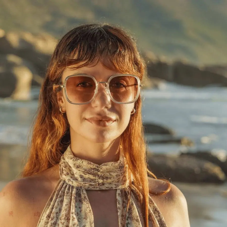 Gafas de sol cuadradas con montura atrevida para mujer