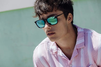Gafas de sol con espejo verde