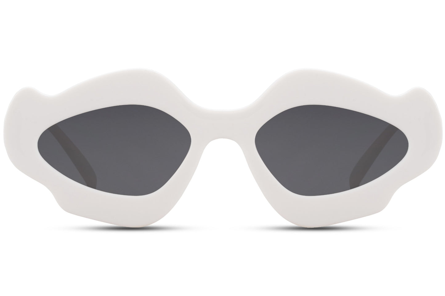 White chunky organic cat-eye party sunglasses — sculptural blob frame in lightweight polycarbonate, the shape that dominated SS26 from Milan runways to European festival fields, 7cm wide lens UV400