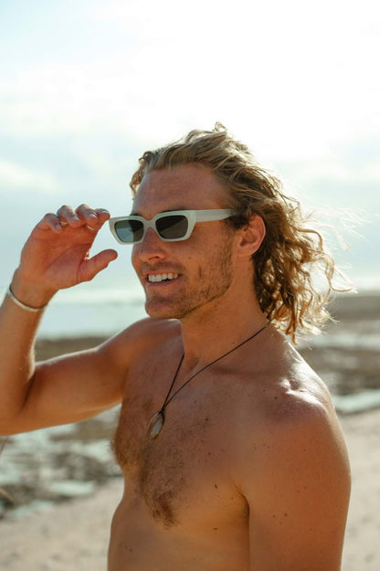 shop thick frame rectangle shades for men at sunglass station and get free shipping across uk & europe