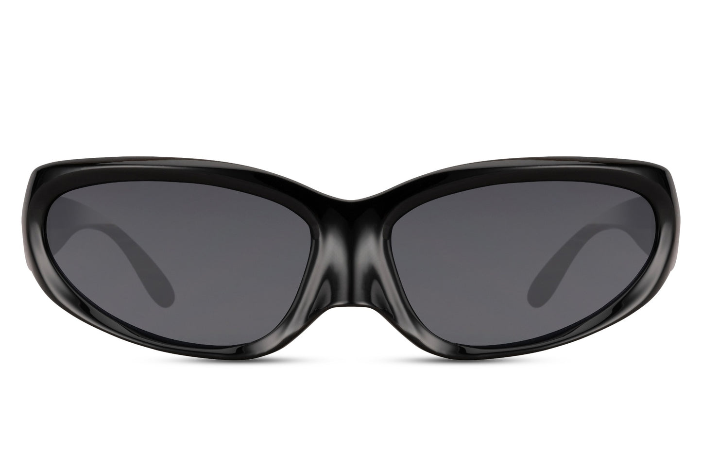 Black polarized visor party sunglasses with dark smoke lens — where sport meets street, the wide-coverage frame that belongs equally on a Berlin club terrace and a coastal cycle path, UV400 protection