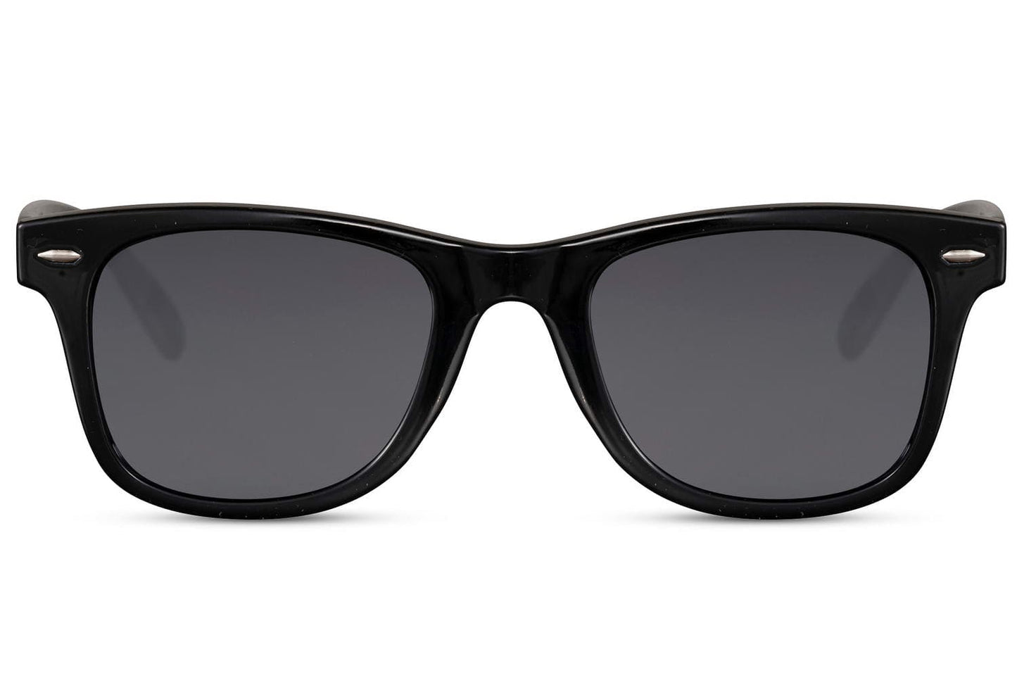 sleek frame minimal designed wayfarer sunglasses designed for munich city outings