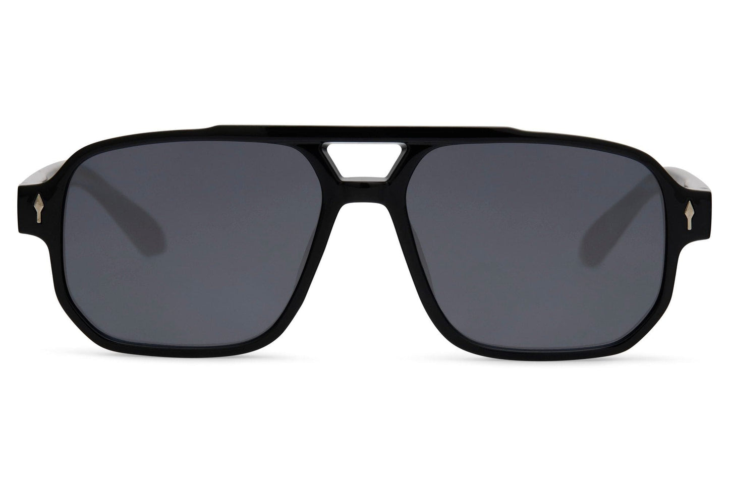 Retro aviator sunglasses with black lenses and structured frame, suitable for daily wear and clean outfit styling
