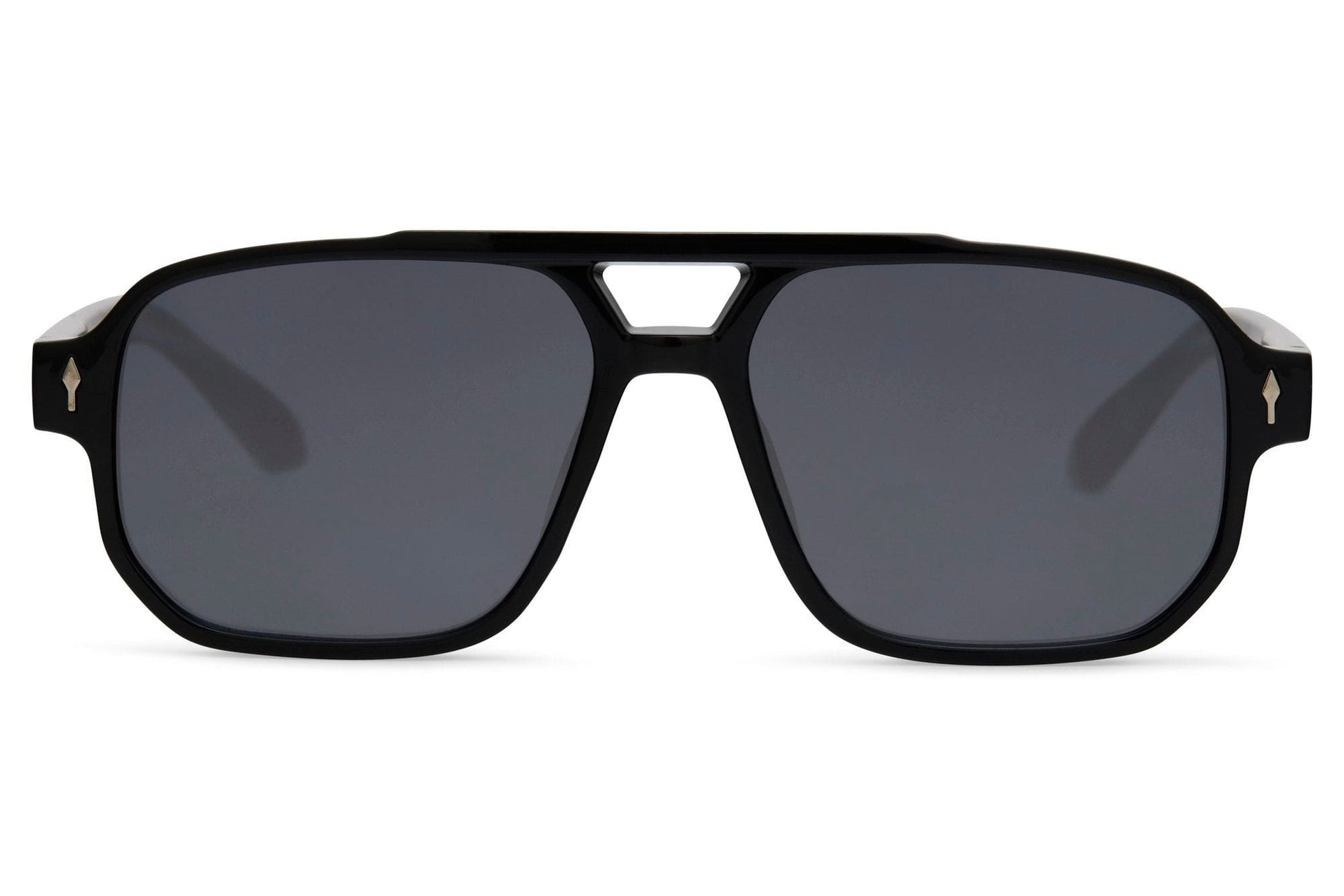 Retro aviator sunglasses with black lenses and structured frame, suitable for daily wear and clean outfit styling