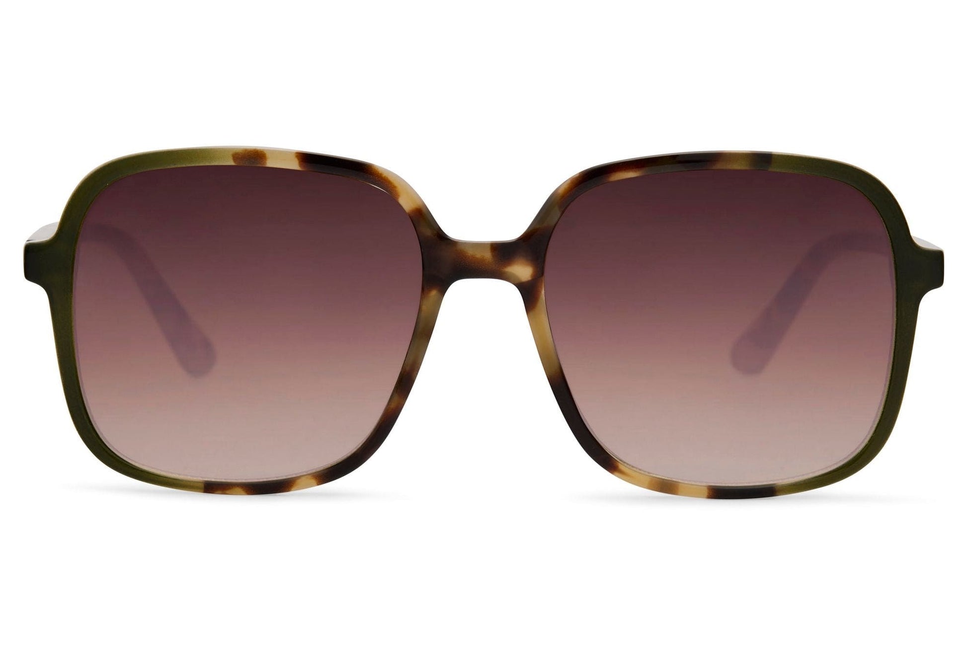 Classic oversized sunglasses with bold frame and gradient lenses, reflecting modern European style and effortless fashion