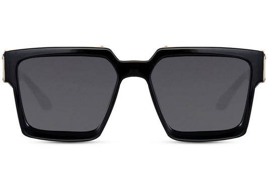 European oversized square sunglasses with black frame and dark lenses, modern women sunglasses for luxury everyday style, perfect for travel, city outfits and summer wear
