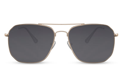 Modern aviator sunglasses with black metal frame and UV400 lenses, designed for everyday wear and clean minimal styling