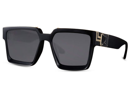 Modern oversized square sunglasses with black frame, fashionable women sunglasses for everyday wear, casual outfits and city style