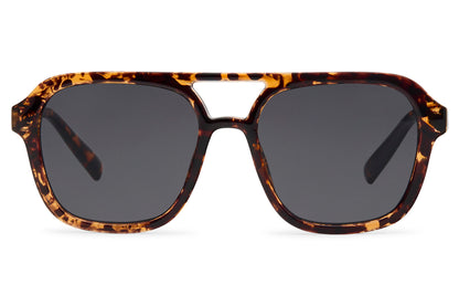 tortoiseshell frame aviator sunglasses with tinted lenses, designed for bold and trendy fashion looks